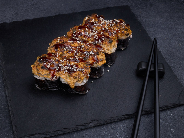 ЗАПЕЧЁННЫЙ РОЛЛ С МИДИЯМИ