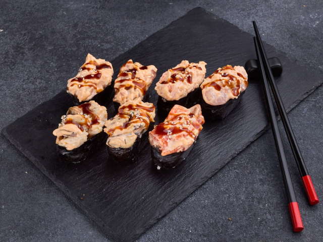 ГОРЯЧИЙ СУШИ НАБОР