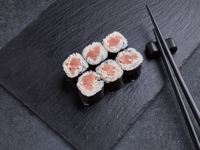 КЛАССИЧЕСКИЙ С ТУНЦОМ