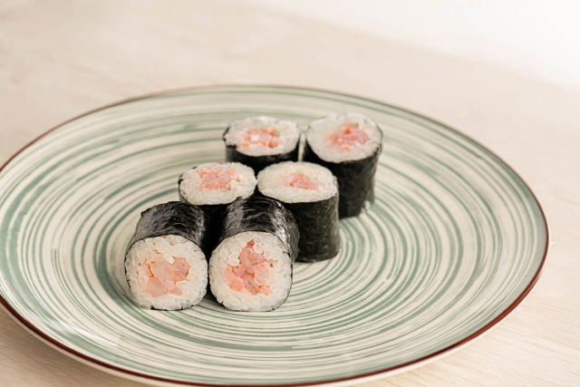 Ролл с креветкой