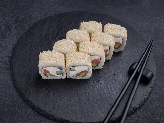 КАЛИФОРНИЯ С КОПЧЁНЫМ ЛОСОСЕМ