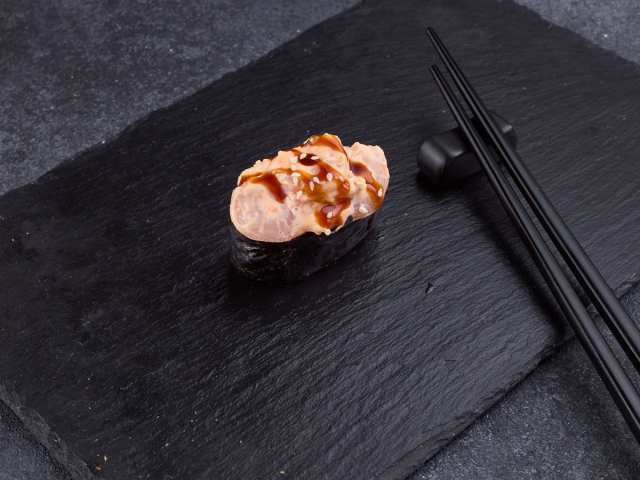 СУШИ ЗАПЕЧЁННЫЕ С КРЕВЕТКОЙ