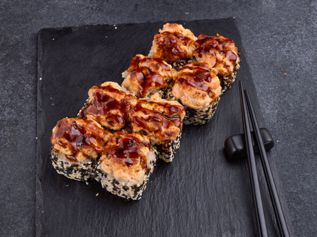 ЗАПЕЧЁННЫЙ РОЛЛ СПАЙСИ ОКУНЬ КРЕВЕТКА