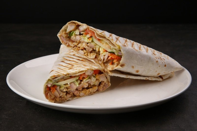 Шаверма в лаваше свиная