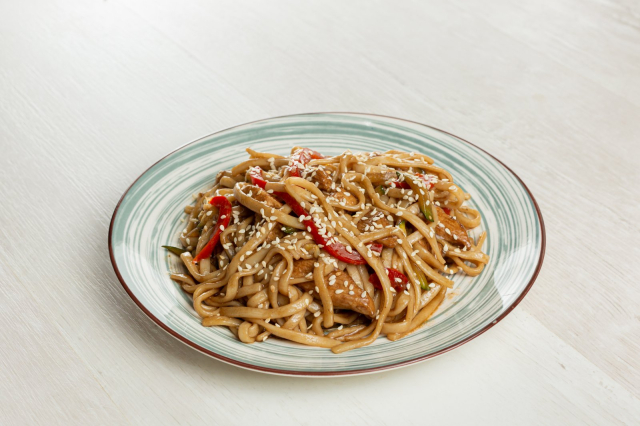 Удон с курицей