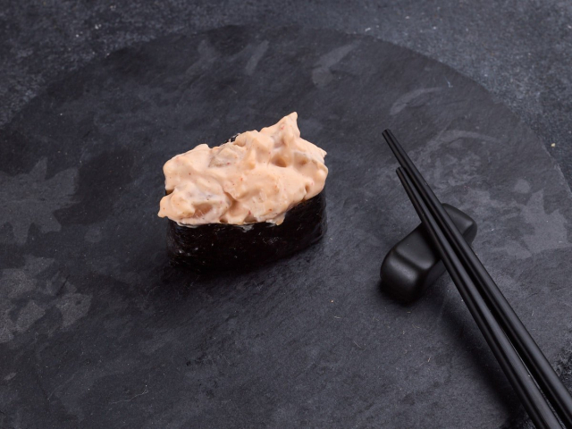 СУШИ ОСТРЫЕ С ОКУНЕМ