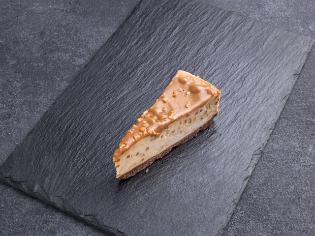 ЧИЗКЕЙК НЬЮ-ЙОРК С ШОКОЛАДОМ И ОРЕХОМ ПЕКАН