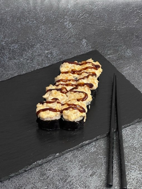 ЗАПЕЧЁННЫЙ РОЛЛ СПАЙСИ КАЛЬМАР