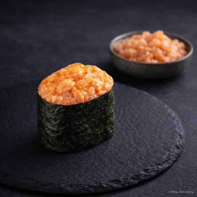 Острые суши "Копчёный лосось"