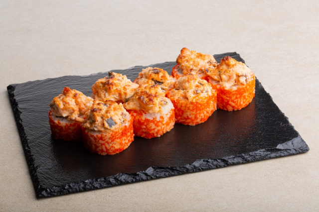 Ролл с лососем и угрем