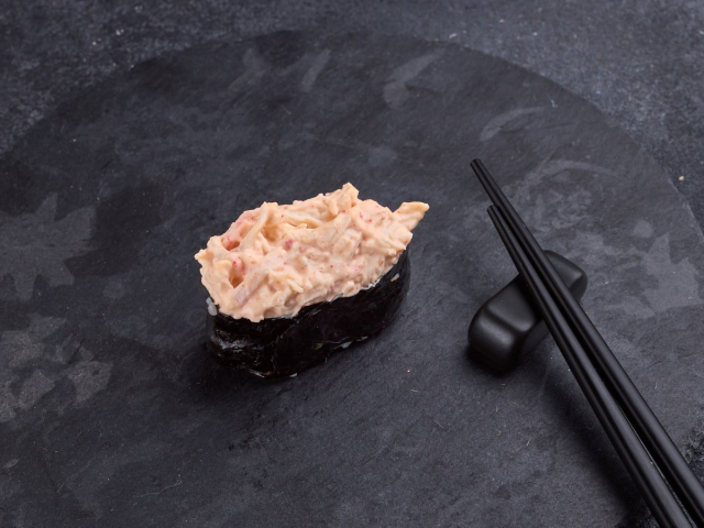 СУШИ ОСТРЫЕ С КРАБОМ