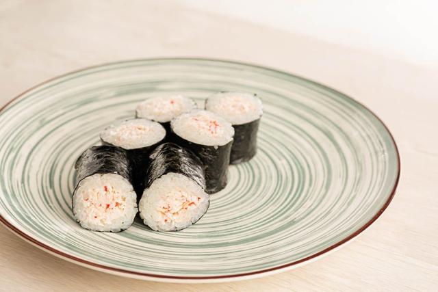 Ролл с крабом